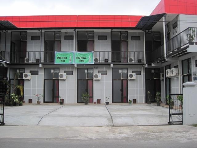 House 140 Otel Baturetno Dış mekan fotoğraf